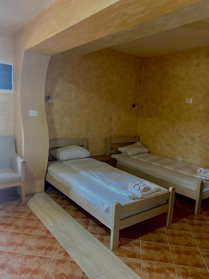 & Camp Stanisic Niksic